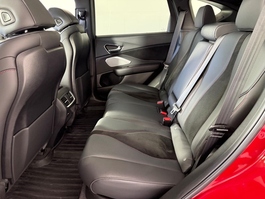 Acura RDX Vehicle Full-screen Gallery Image 13