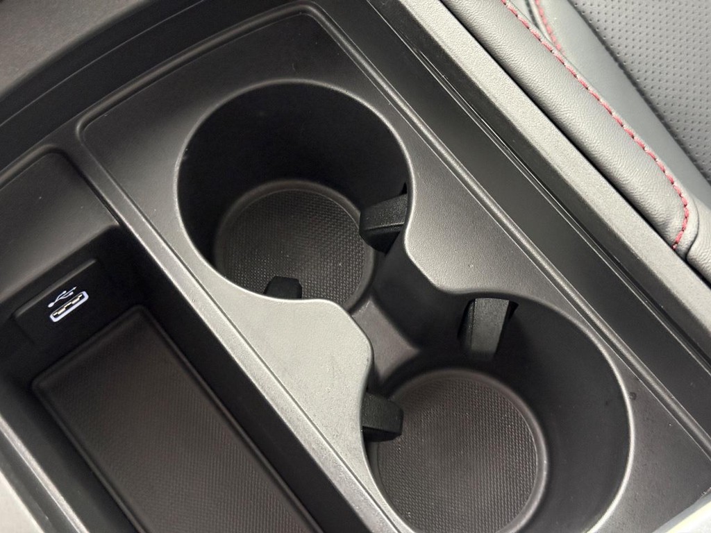 Acura RDX Vehicle Full-screen Gallery Image 16