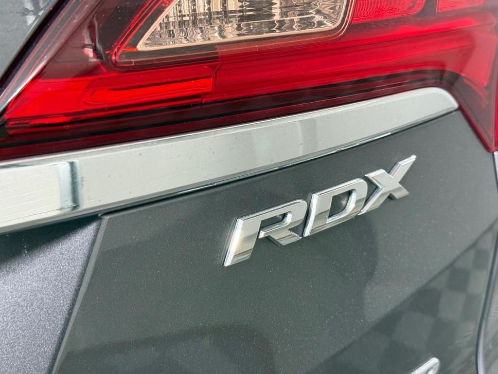 Acura RDX Vehicle Full-screen Gallery Image 05