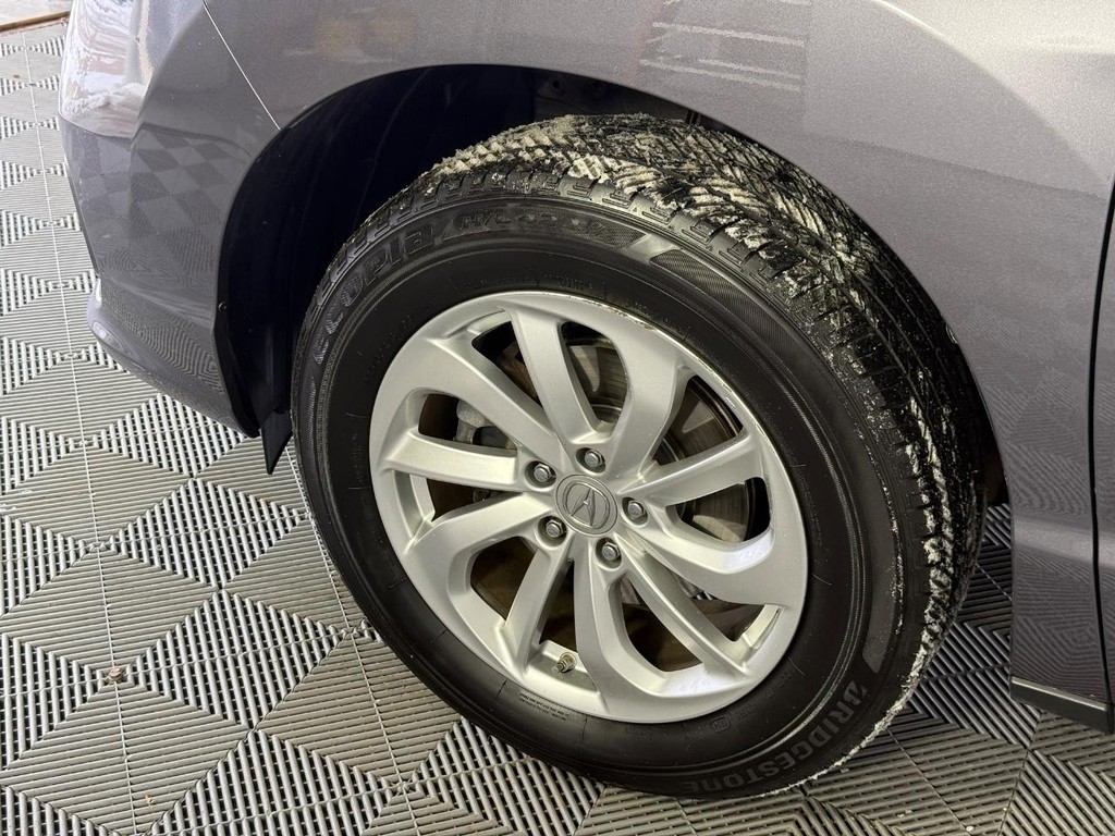 Acura RDX Vehicle Full-screen Gallery Image 12