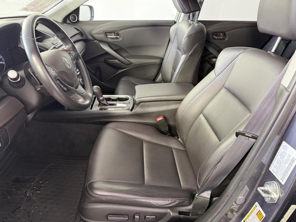 Acura RDX Vehicle Full-screen Gallery Image 14