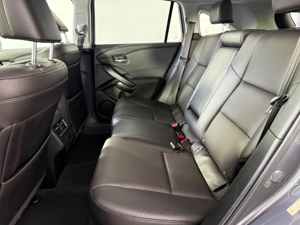 Acura RDX Vehicle Full-screen Gallery Image 17