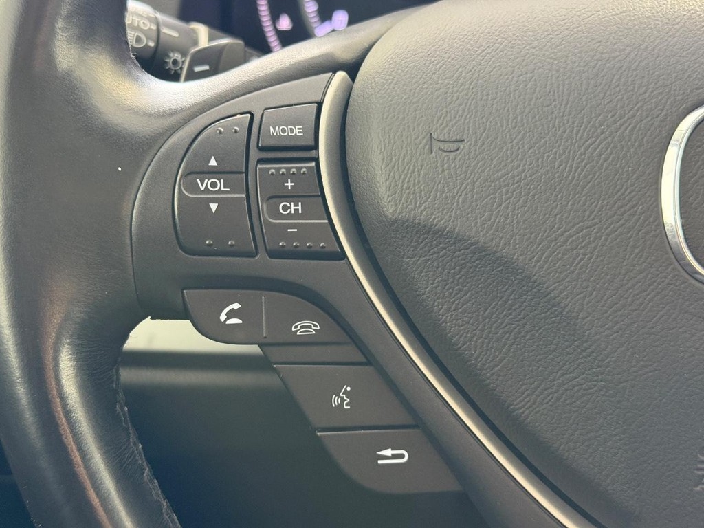 Acura RDX Vehicle Full-screen Gallery Image 23