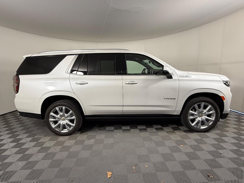 Chevrolet Tahoe Vehicle Full-screen Gallery Image 02