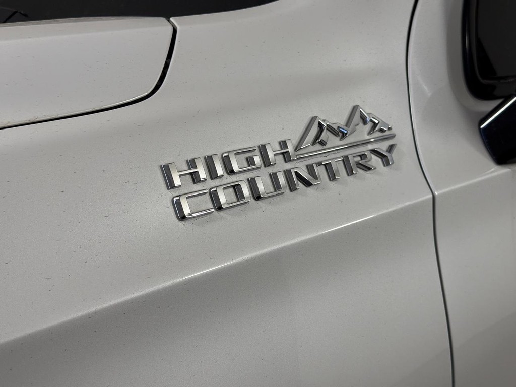 Chevrolet Tahoe Vehicle Full-screen Gallery Image 05