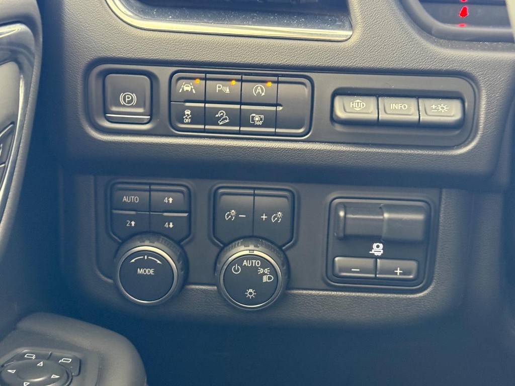 Chevrolet Tahoe Vehicle Full-screen Gallery Image 24