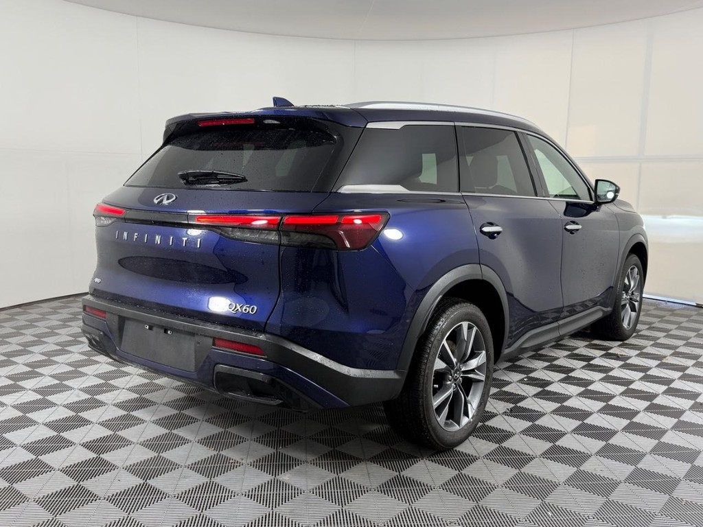 INFINITI QX60 Vehicle Full-screen Gallery Image 03