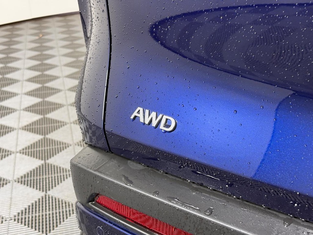 INFINITI QX60 Vehicle Full-screen Gallery Image 05