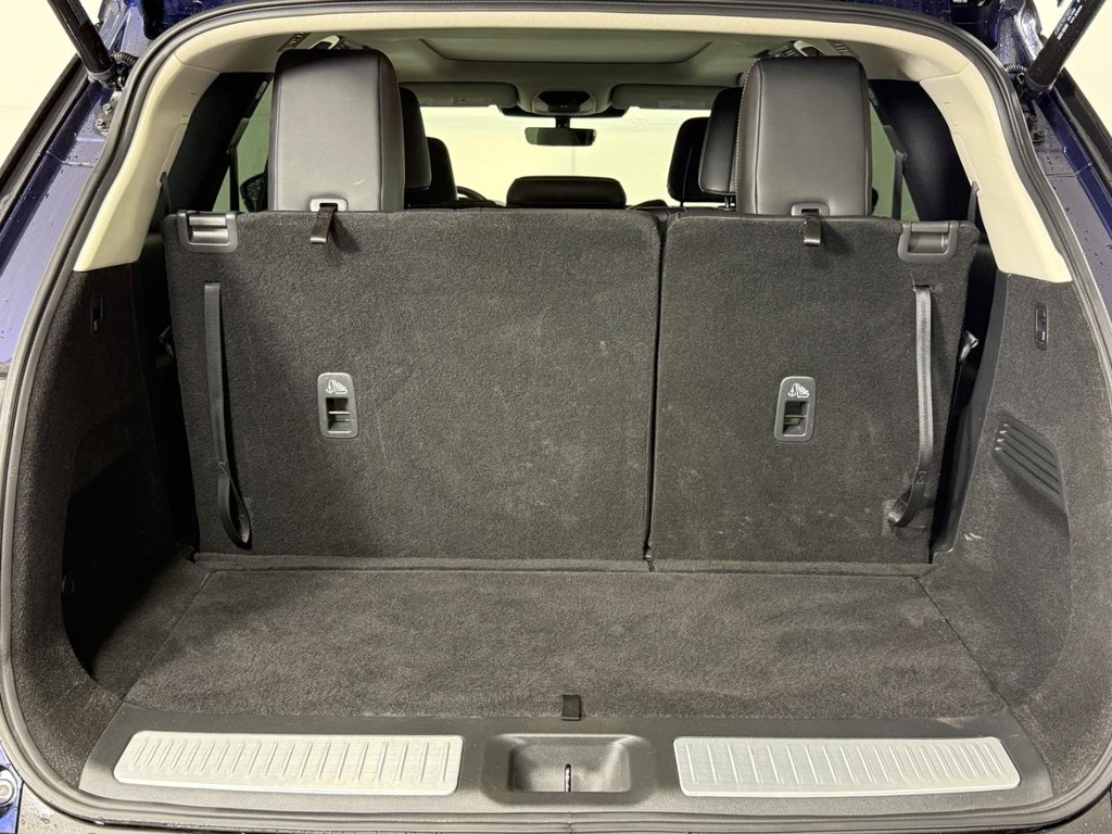 INFINITI QX60 Vehicle Full-screen Gallery Image 07