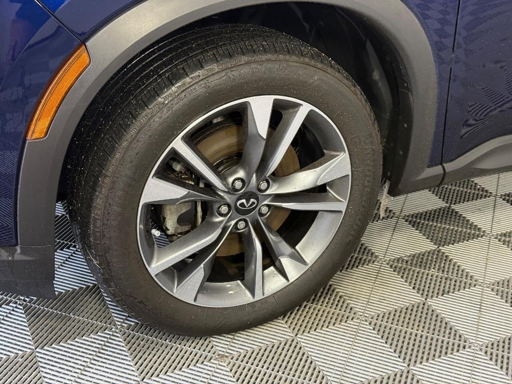 INFINITI QX60 Vehicle Full-screen Gallery Image 11
