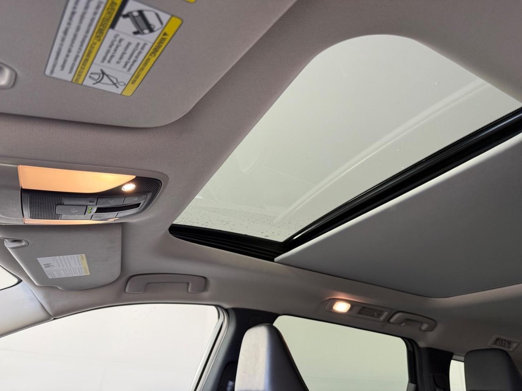 INFINITI QX60 Vehicle Full-screen Gallery Image 13