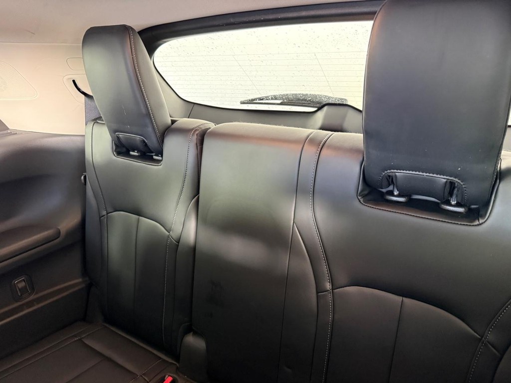 INFINITI QX60 Vehicle Full-screen Gallery Image 17