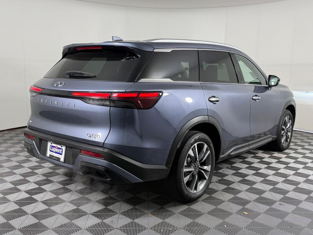 INFINITI QX60 Vehicle Full-screen Gallery Image 03