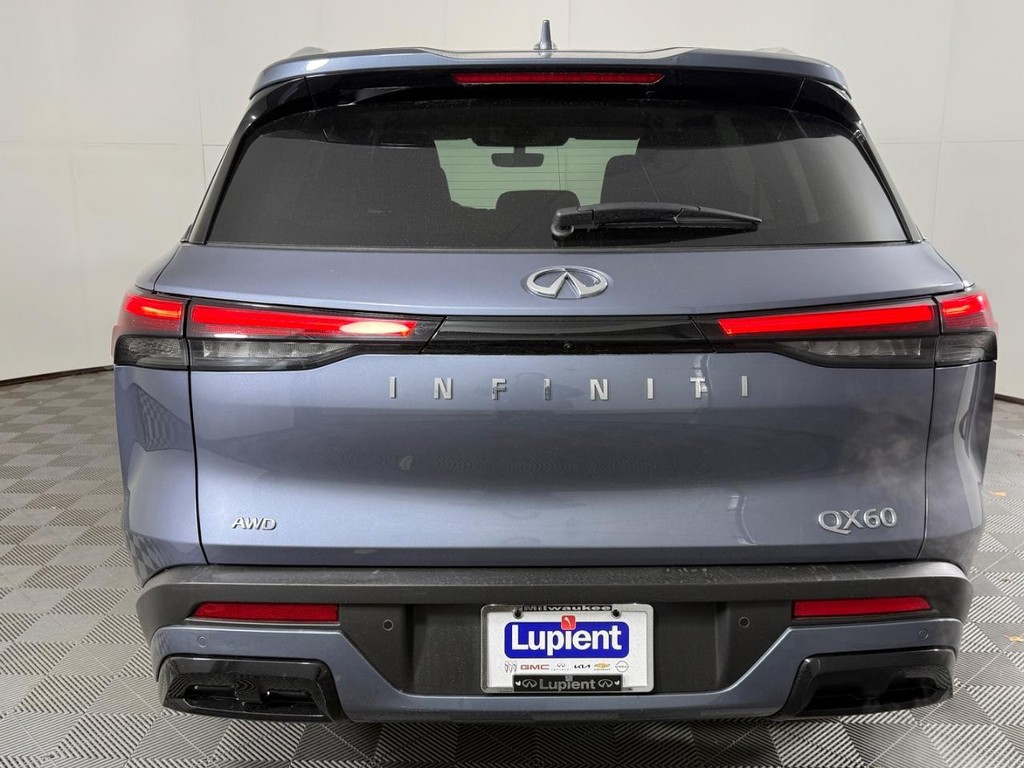 INFINITI QX60 Vehicle Full-screen Gallery Image 04