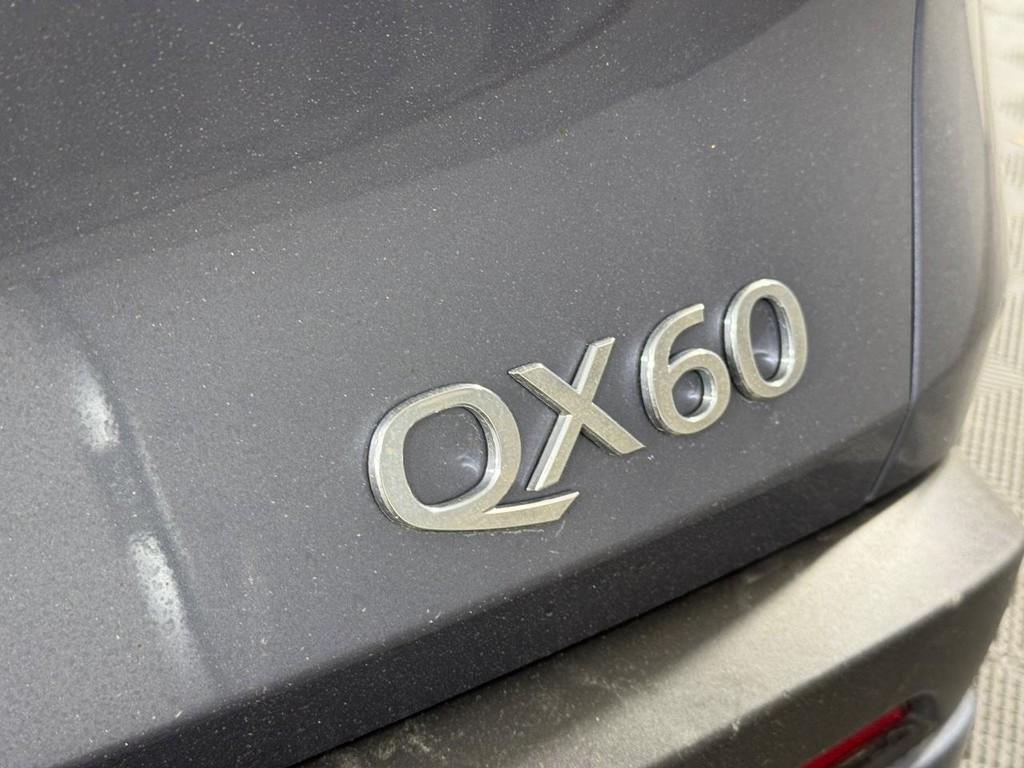 INFINITI QX60 Vehicle Full-screen Gallery Image 05
