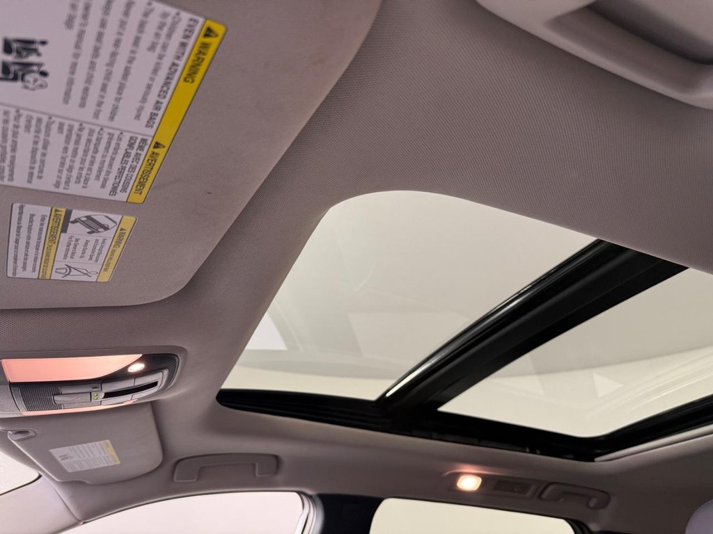 INFINITI QX60 Vehicle Full-screen Gallery Image 12