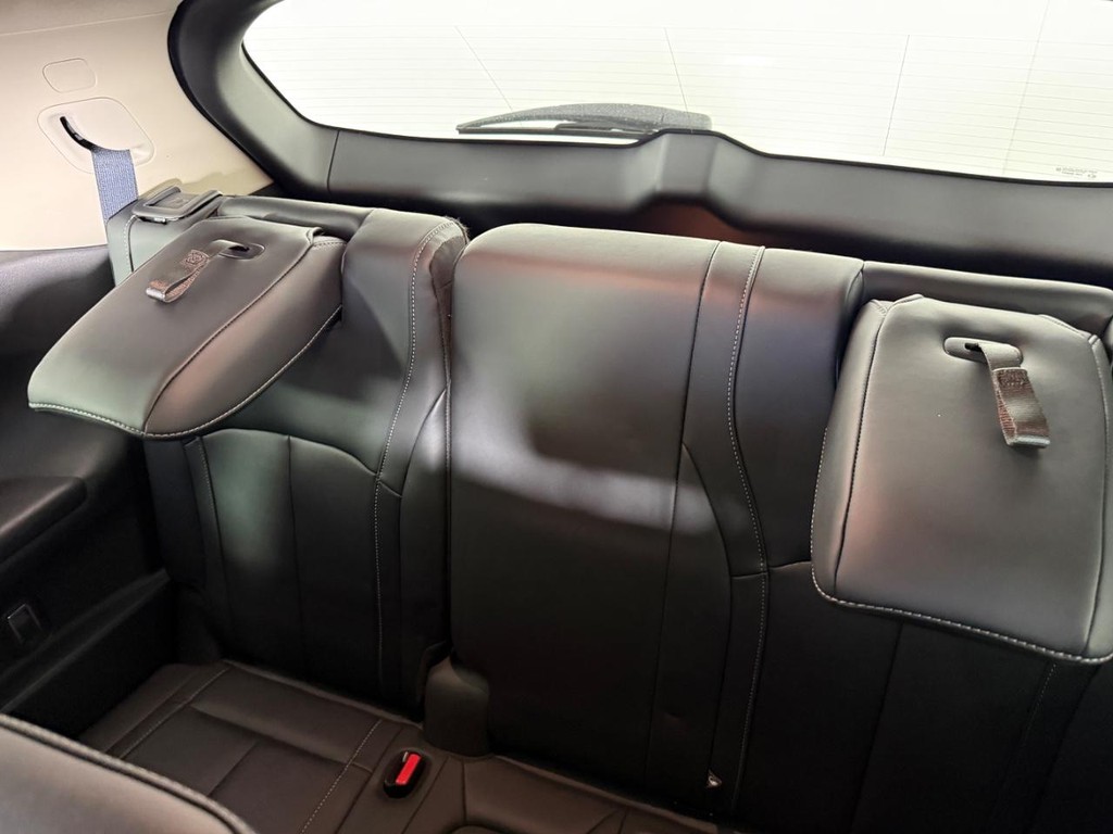 INFINITI QX60 Vehicle Full-screen Gallery Image 26