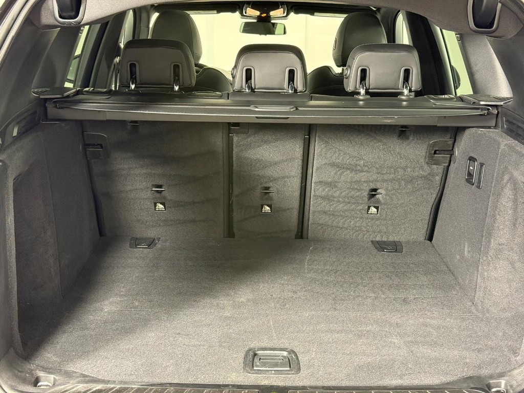 BMW X3 Vehicle Full-screen Gallery Image 07