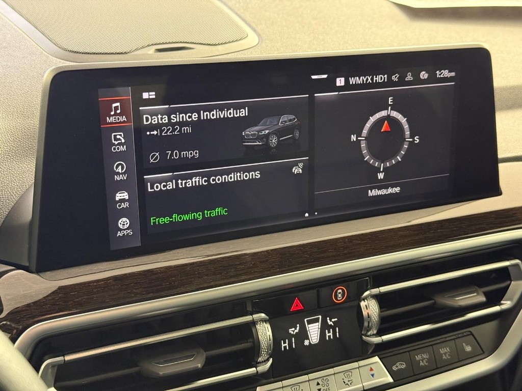 BMW X3 Vehicle Full-screen Gallery Image 20