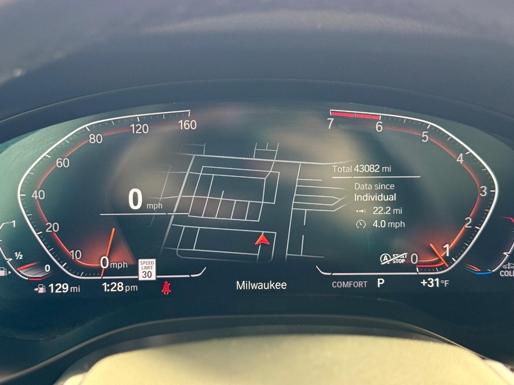 BMW X3 Vehicle Full-screen Gallery Image 24