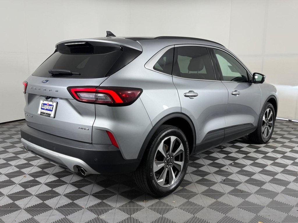 Ford Escape Vehicle Full-screen Gallery Image 03