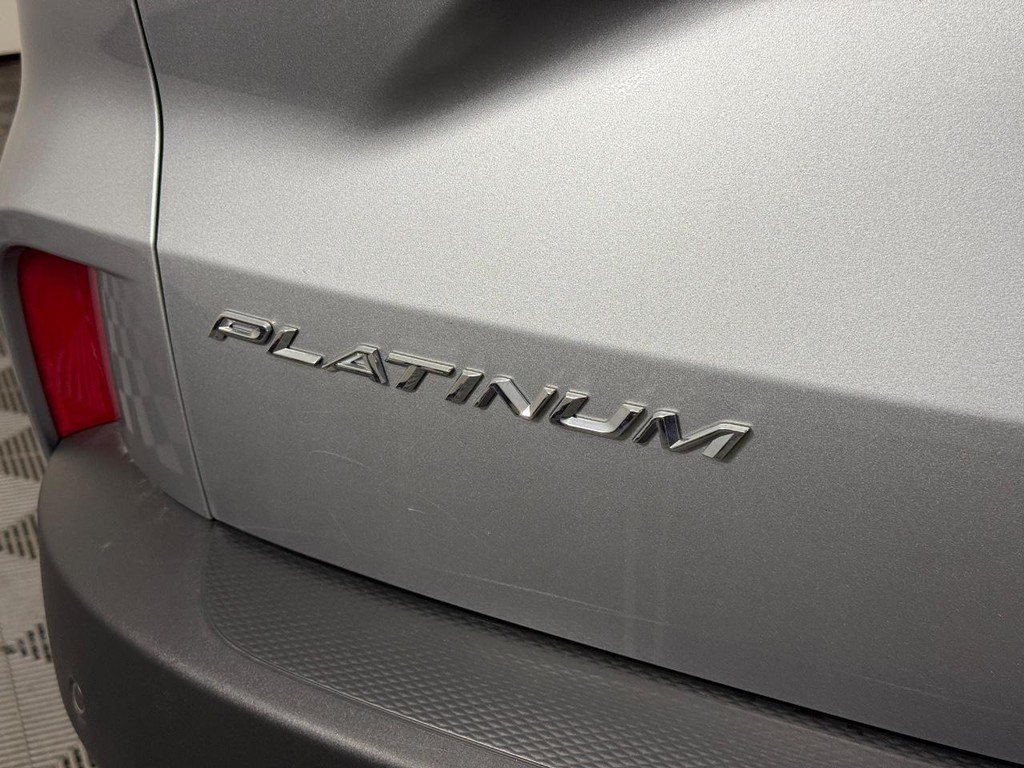 Ford Escape Vehicle Full-screen Gallery Image 05