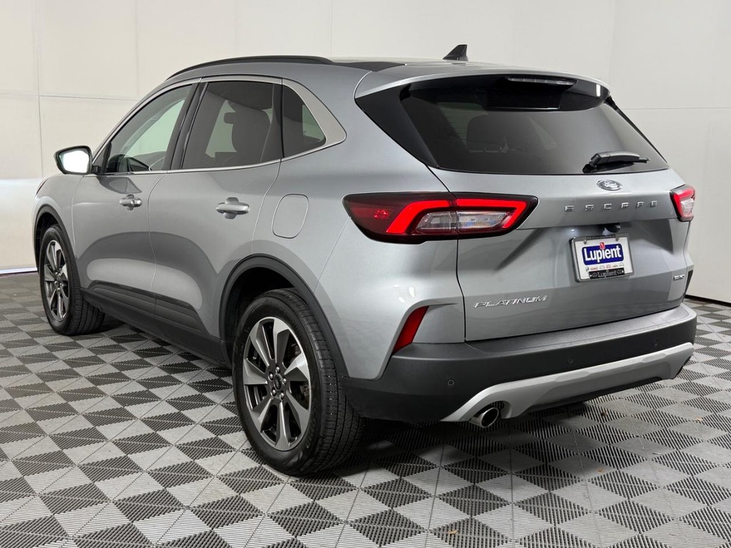 Ford Escape Vehicle Full-screen Gallery Image 08