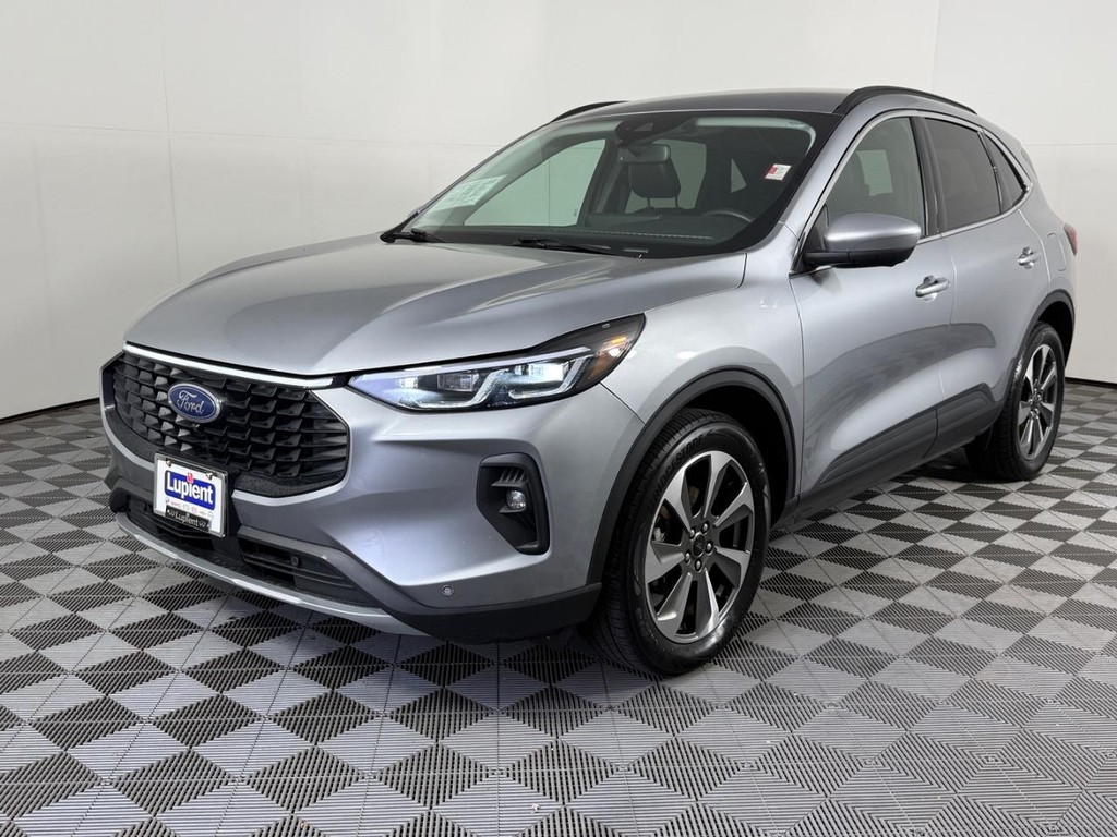 Ford Escape Vehicle Full-screen Gallery Image 09