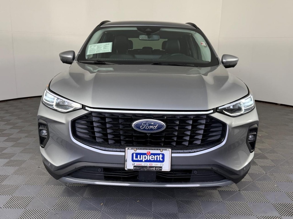 Ford Escape Vehicle Full-screen Gallery Image 10