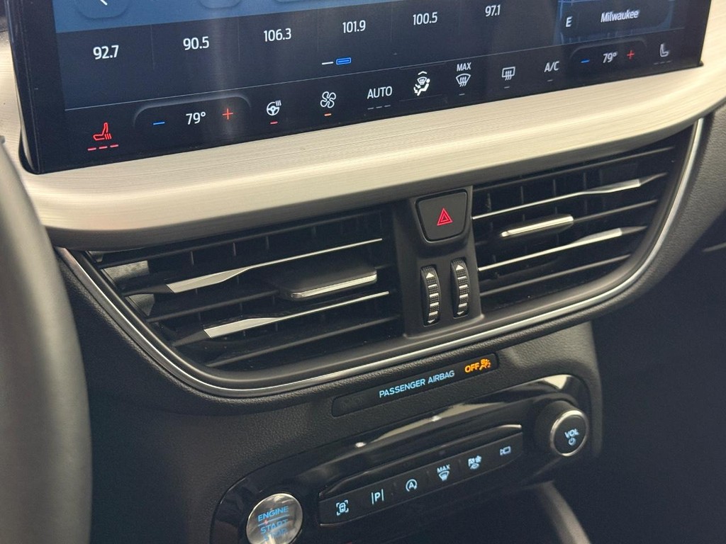 Ford Escape Vehicle Full-screen Gallery Image 18