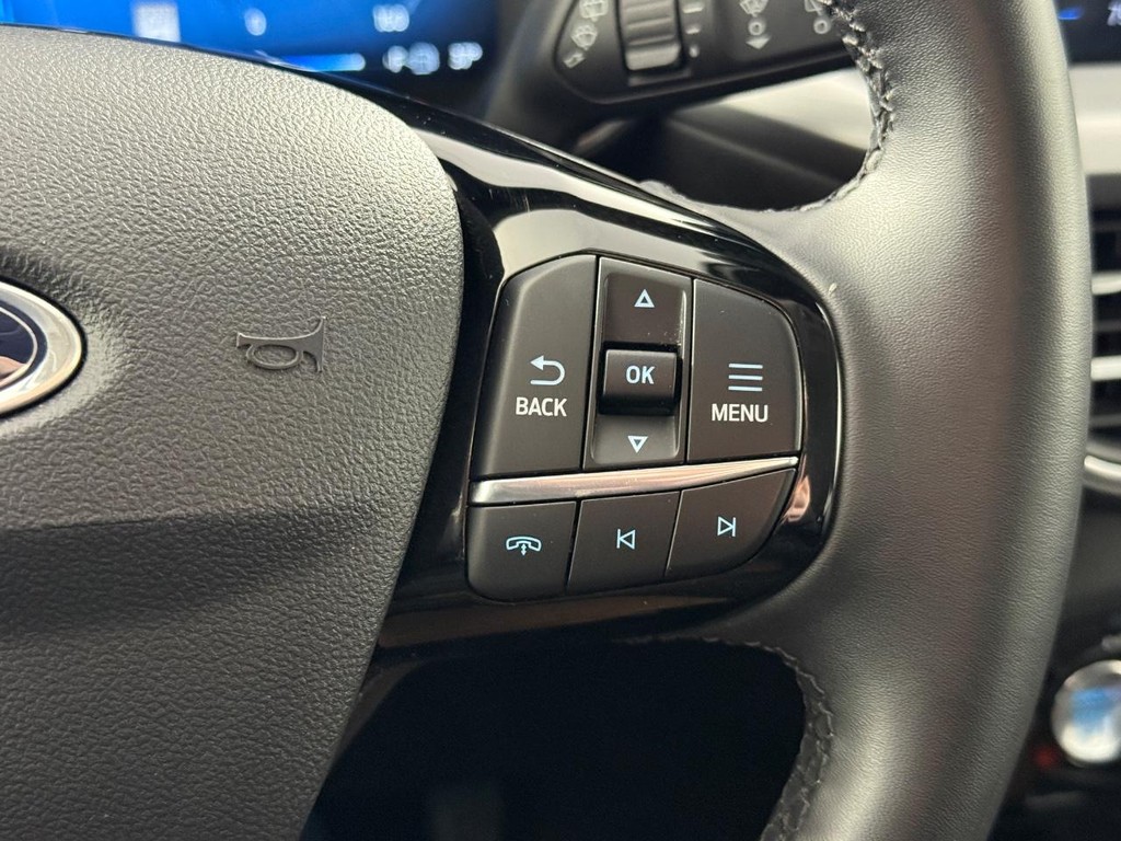 Ford Escape Vehicle Full-screen Gallery Image 20