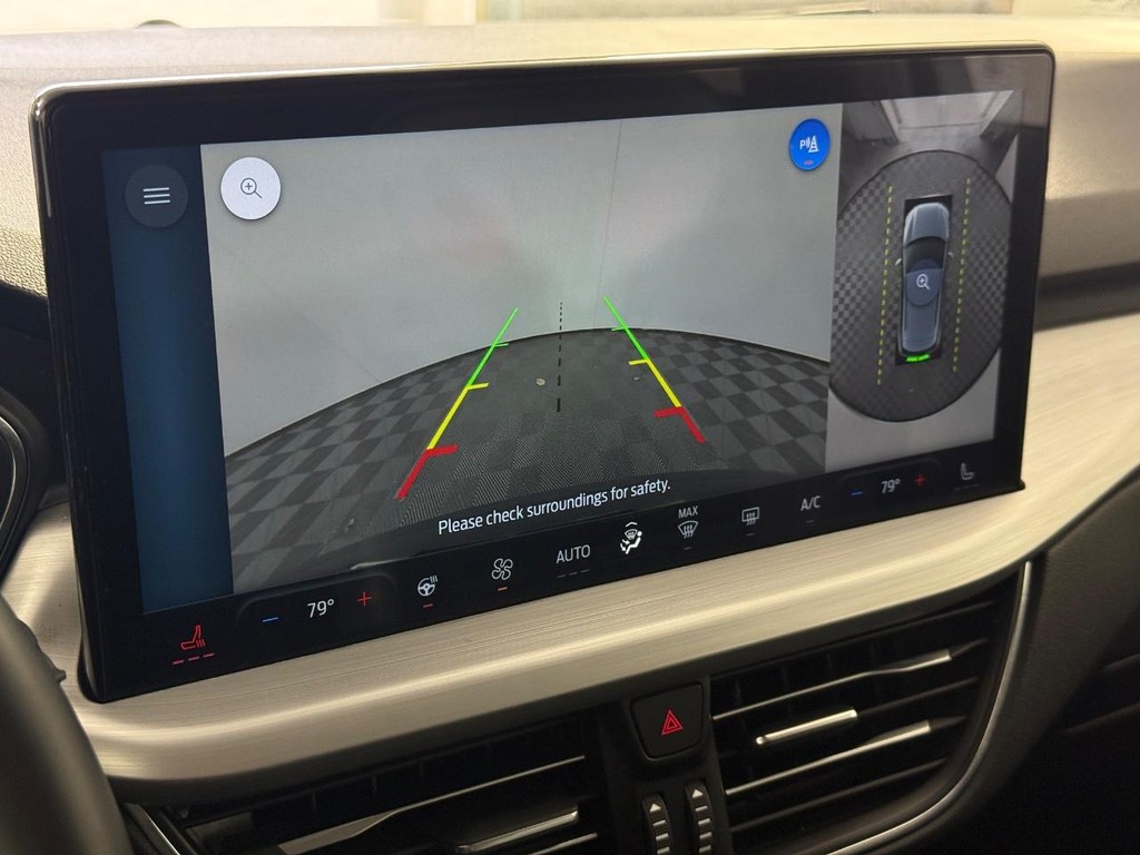 Ford Escape Vehicle Full-screen Gallery Image 23