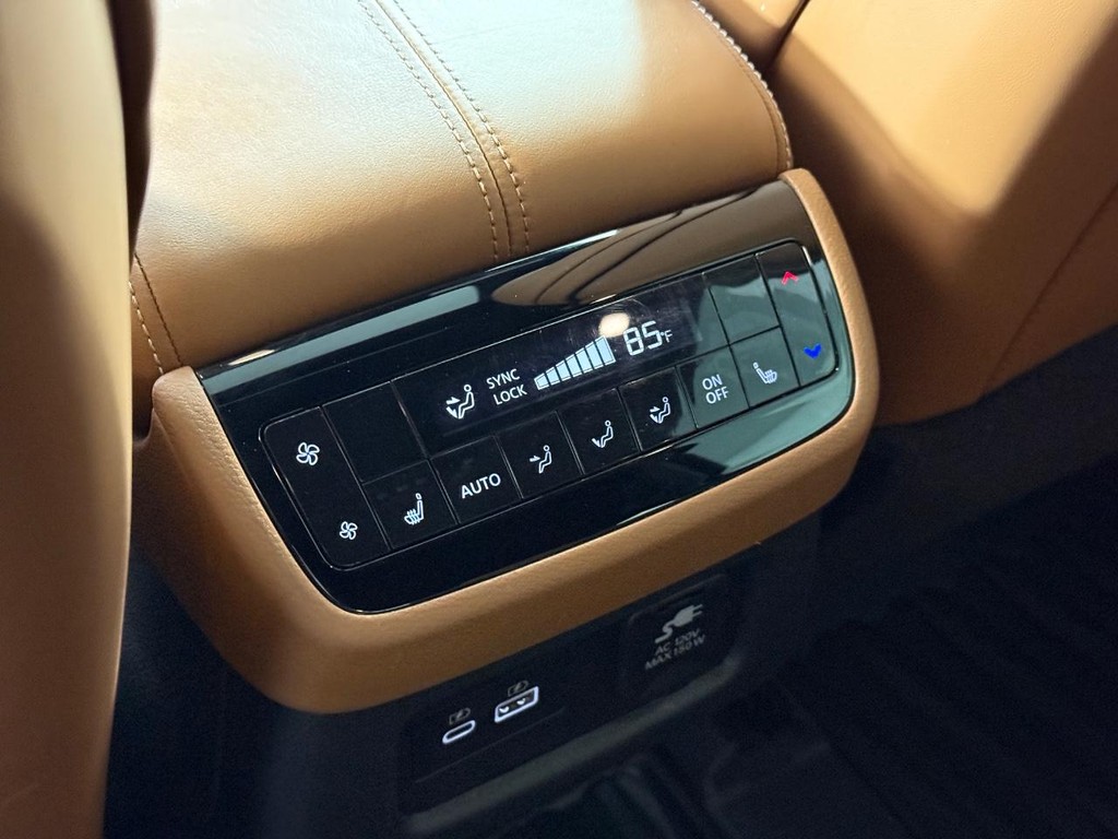 INFINITI QX60 Vehicle Full-screen Gallery Image 18