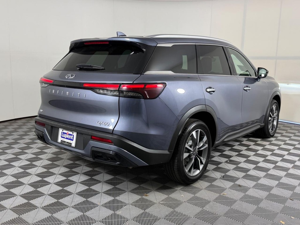 INFINITI QX60 Vehicle Full-screen Gallery Image 03