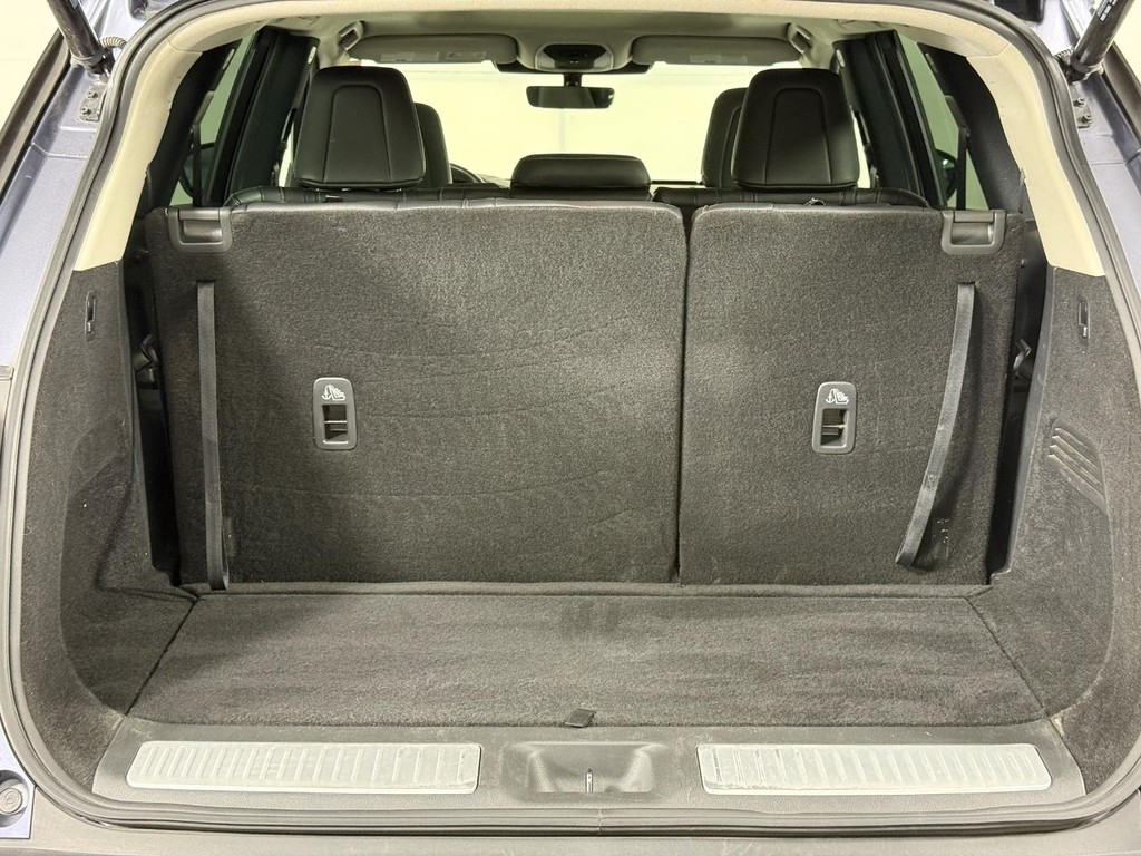 INFINITI QX60 Vehicle Full-screen Gallery Image 07