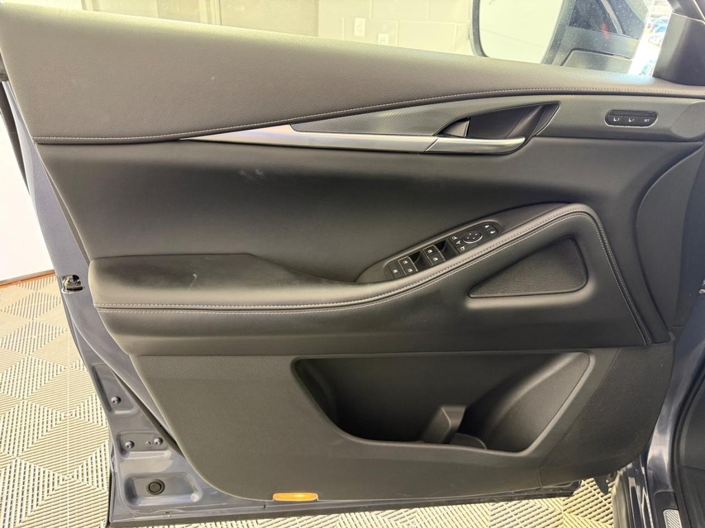 INFINITI QX60 Vehicle Full-screen Gallery Image 15