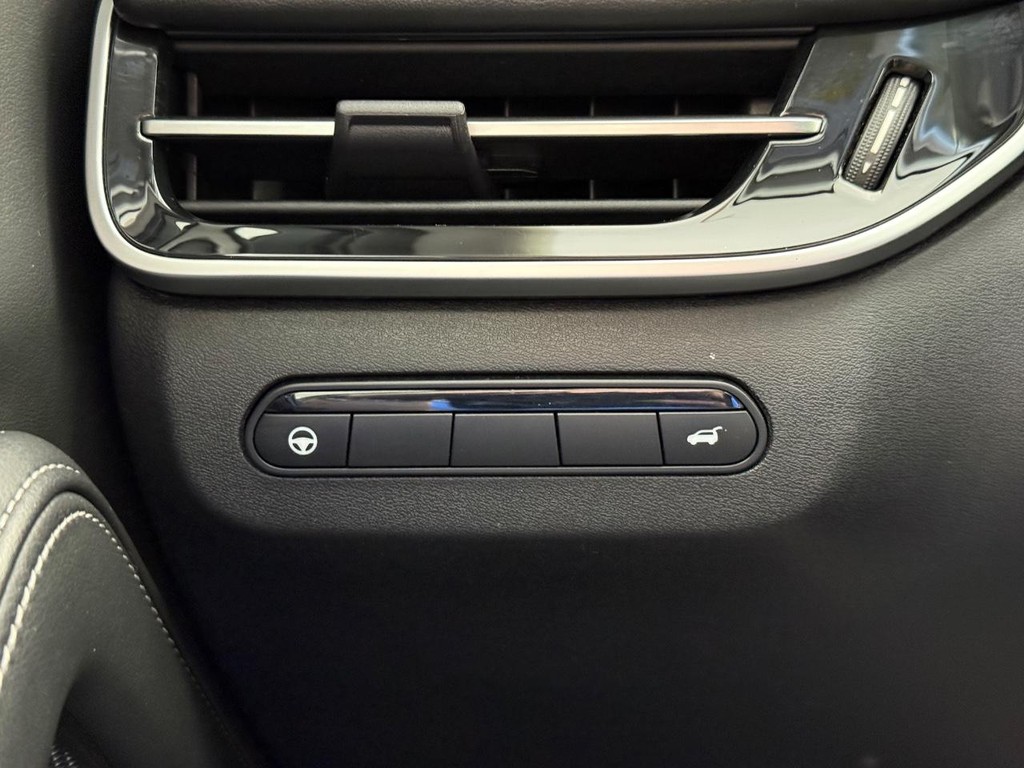 INFINITI QX60 Vehicle Full-screen Gallery Image 29