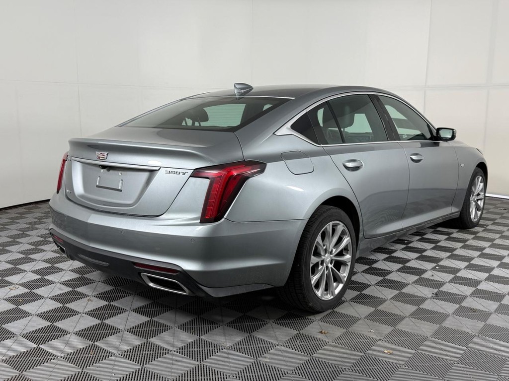 Cadillac CT5 Vehicle Full-screen Gallery Image 03
