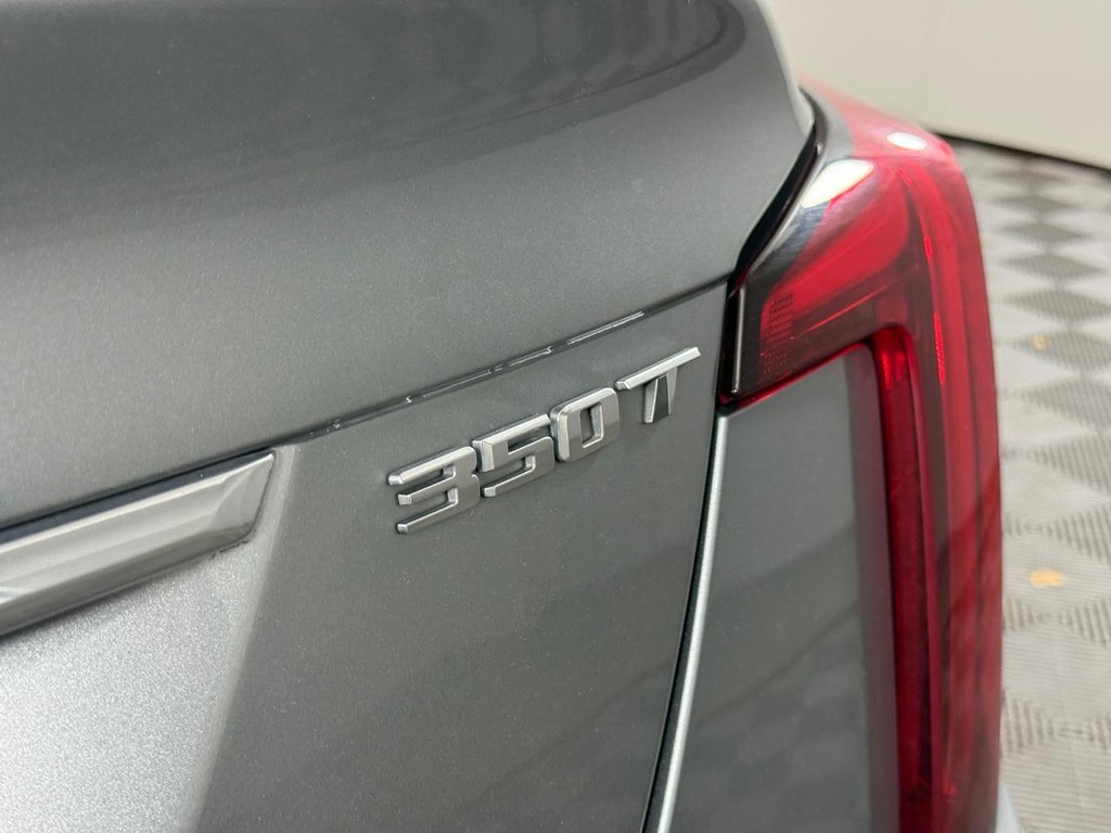 Cadillac CT5 Vehicle Full-screen Gallery Image 06