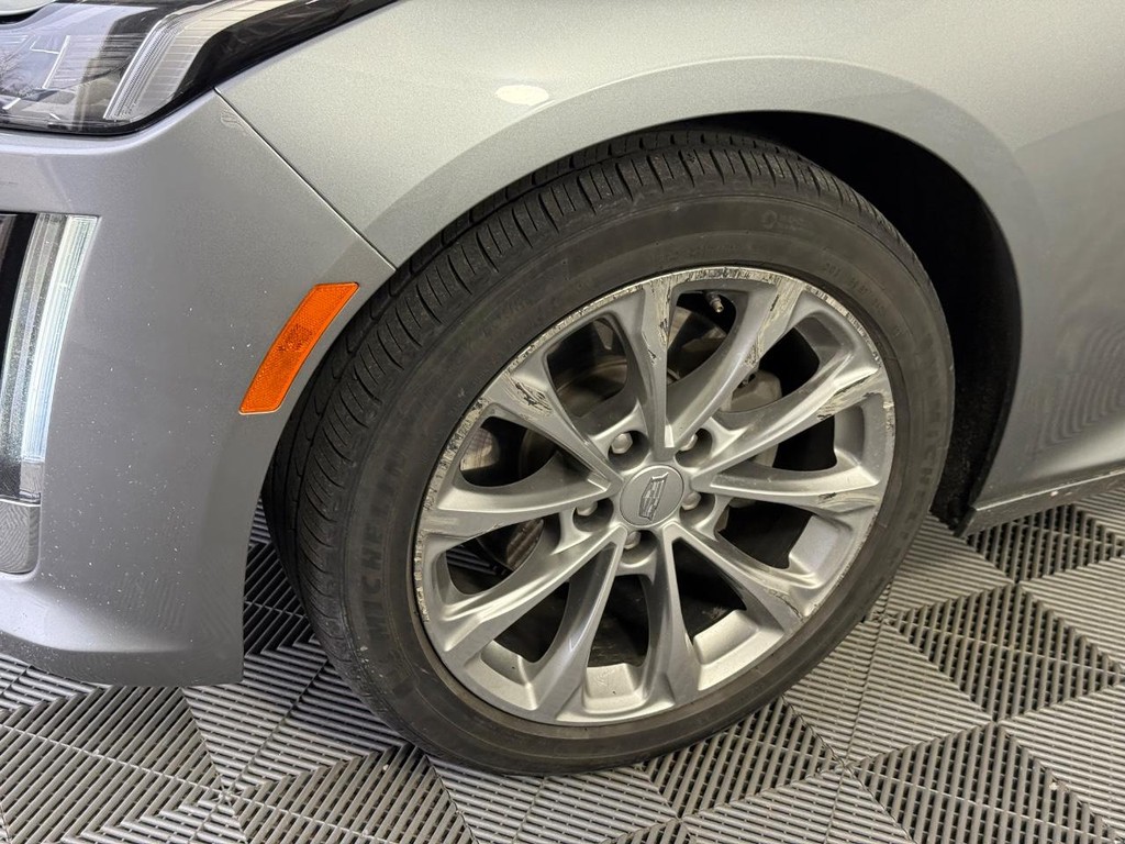 Cadillac CT5 Vehicle Full-screen Gallery Image 11