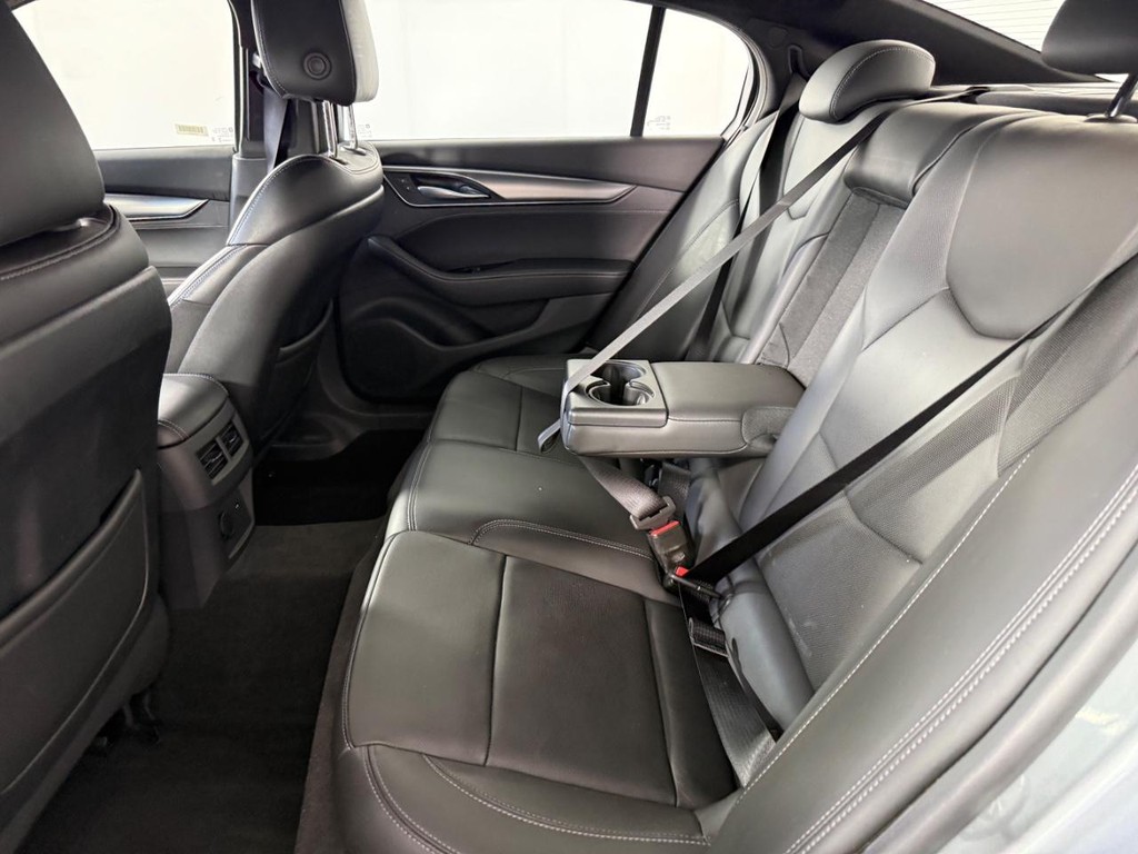 Cadillac CT5 Vehicle Full-screen Gallery Image 15