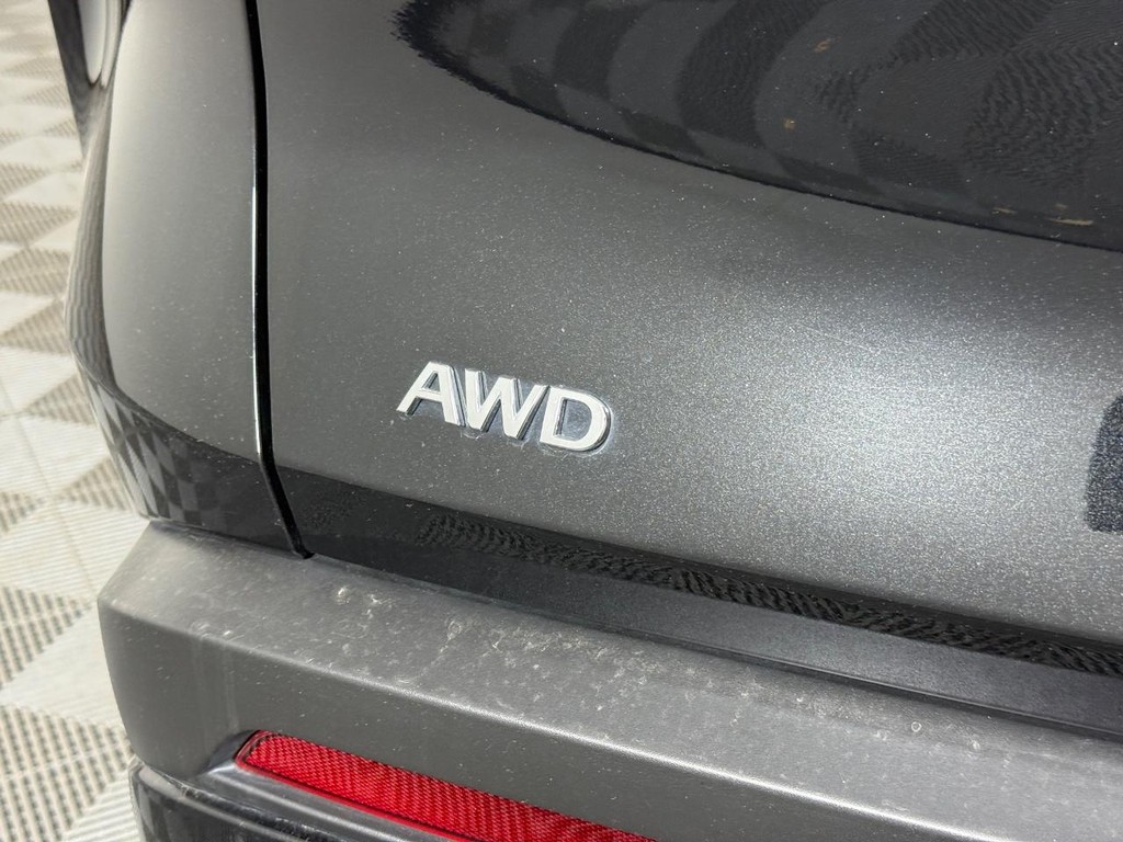 INFINITI QX60 Vehicle Full-screen Gallery Image 05