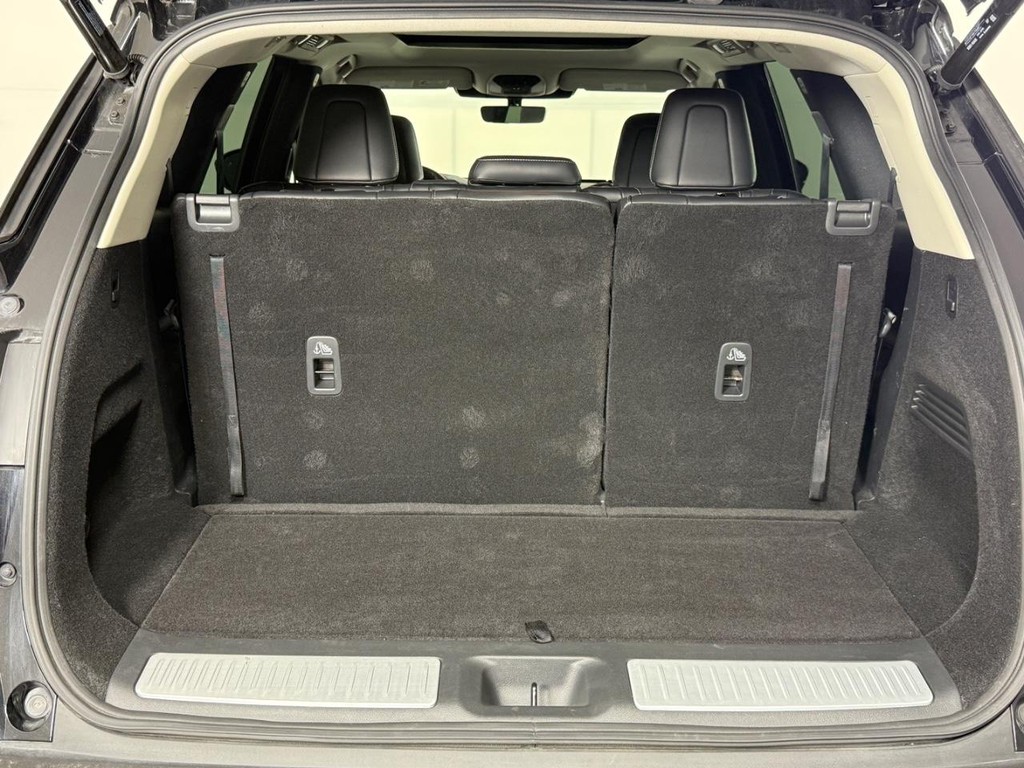 INFINITI QX60 Vehicle Full-screen Gallery Image 07