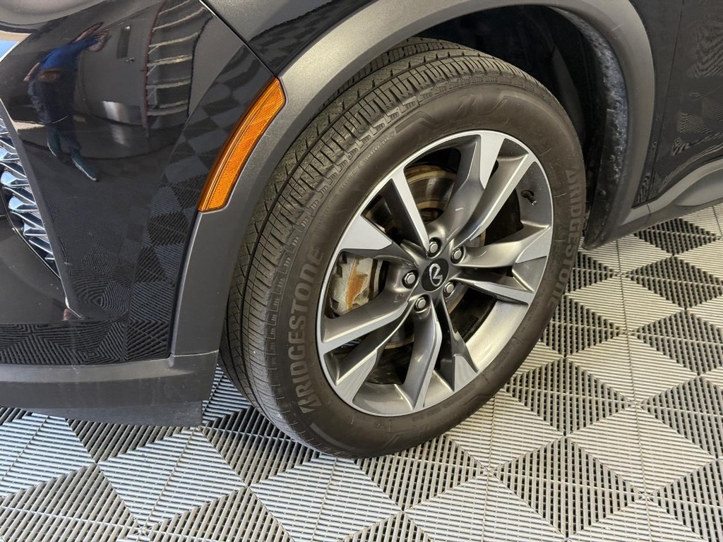 INFINITI QX60 Vehicle Full-screen Gallery Image 12