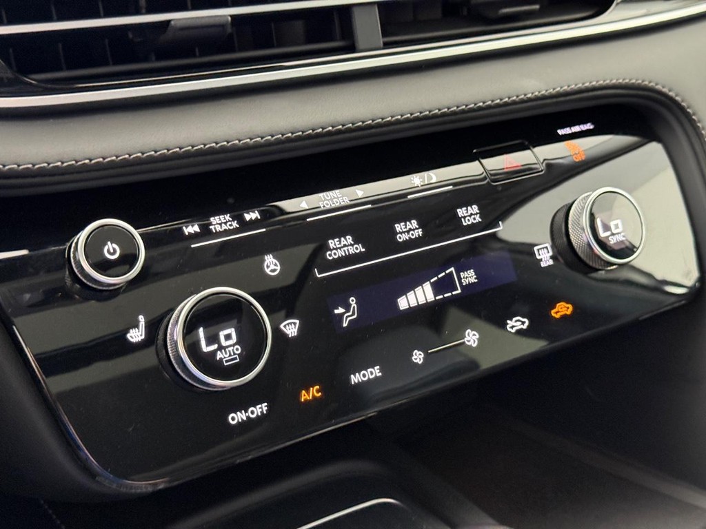 INFINITI QX60 Vehicle Full-screen Gallery Image 24