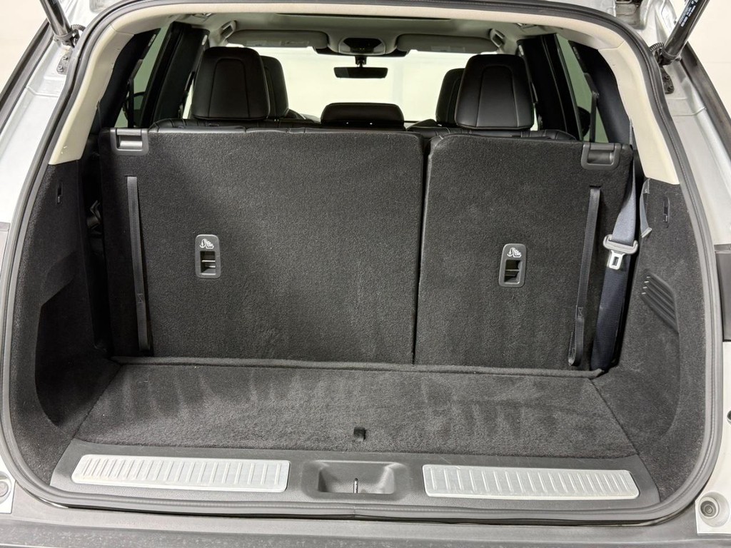 INFINITI QX60 Vehicle Full-screen Gallery Image 07