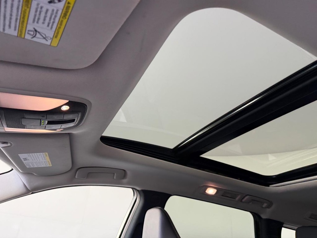 INFINITI QX60 Vehicle Full-screen Gallery Image 12