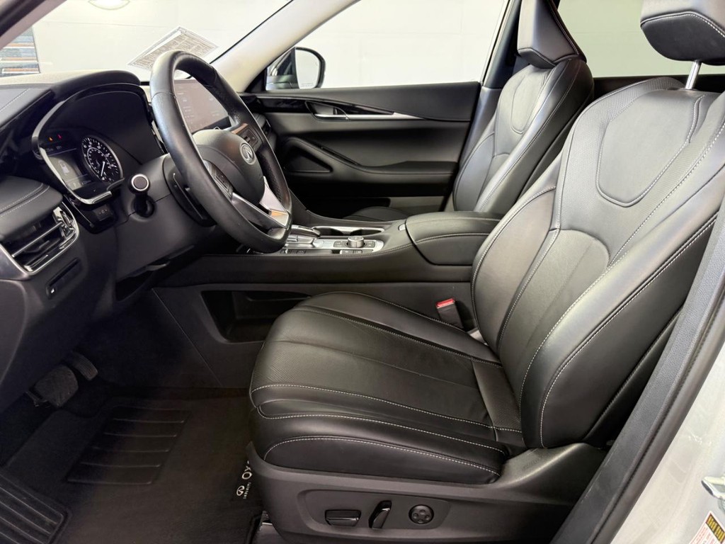 INFINITI QX60 Vehicle Full-screen Gallery Image 13