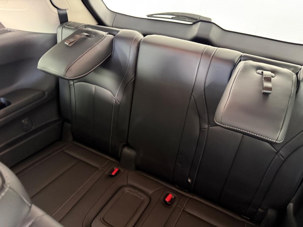 INFINITI QX60 Vehicle Full-screen Gallery Image 16