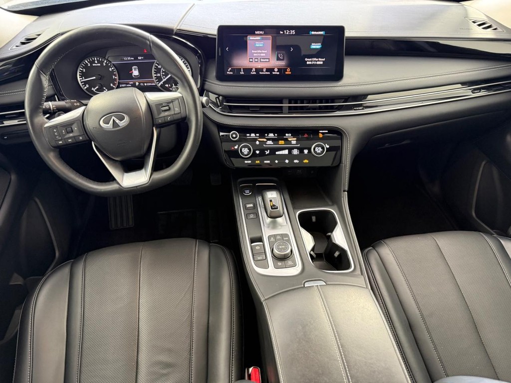 INFINITI QX60 Vehicle Full-screen Gallery Image 17